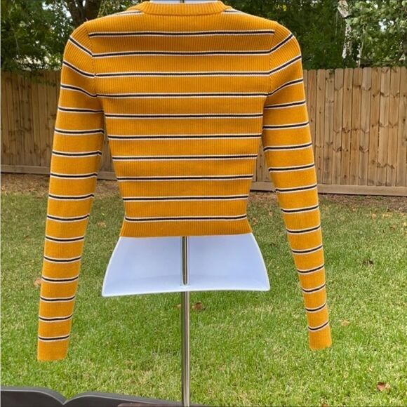 Take 50% OFF- Forever21 Striped Croptop Sweater, Size-S - Picture 3 of 5